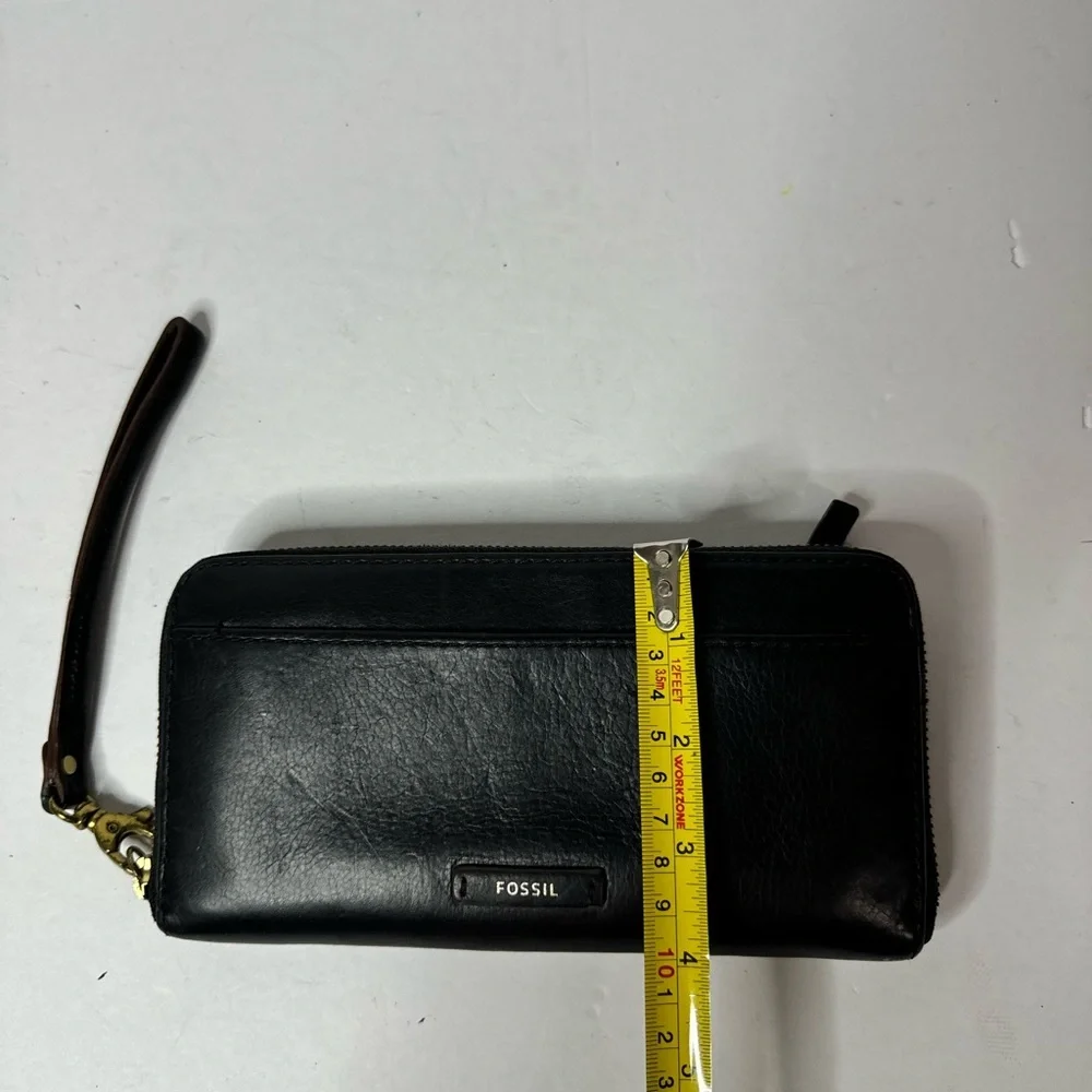 Fossil Leather Zip Around Bill & Credit Card Large Wallet